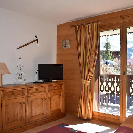 3 Pieces Avec Terrasse Proche Pistes Et Centre - Fr-1-464-228 *